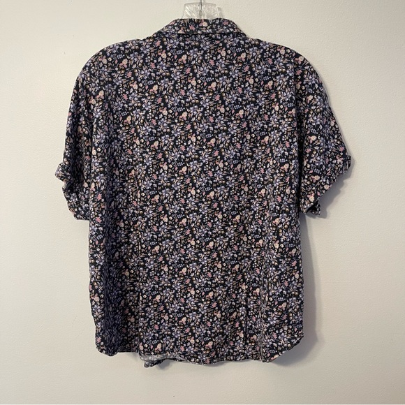 Floral Button-up Shirt - Picture 2 of 6